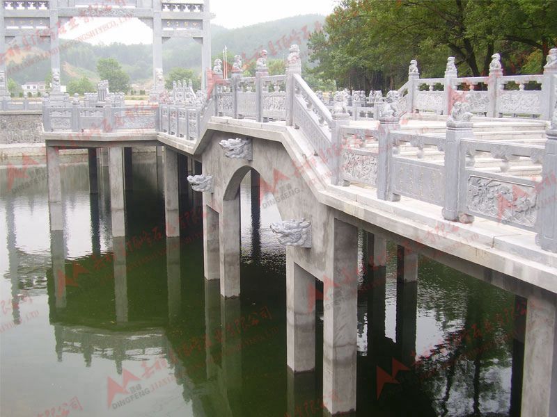 公园青石栏杆